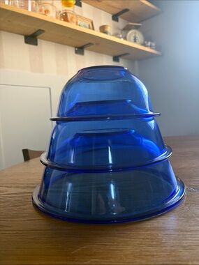 Vintage 1990’s Pyrex Cobalt Blue Glass Nesting Bowls